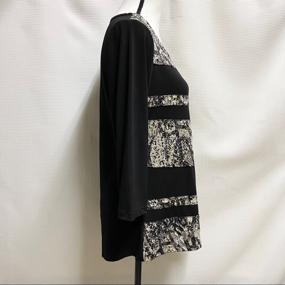 NWOT Black/Cream Top with Asymmetric Hem - Picture 6 of 15